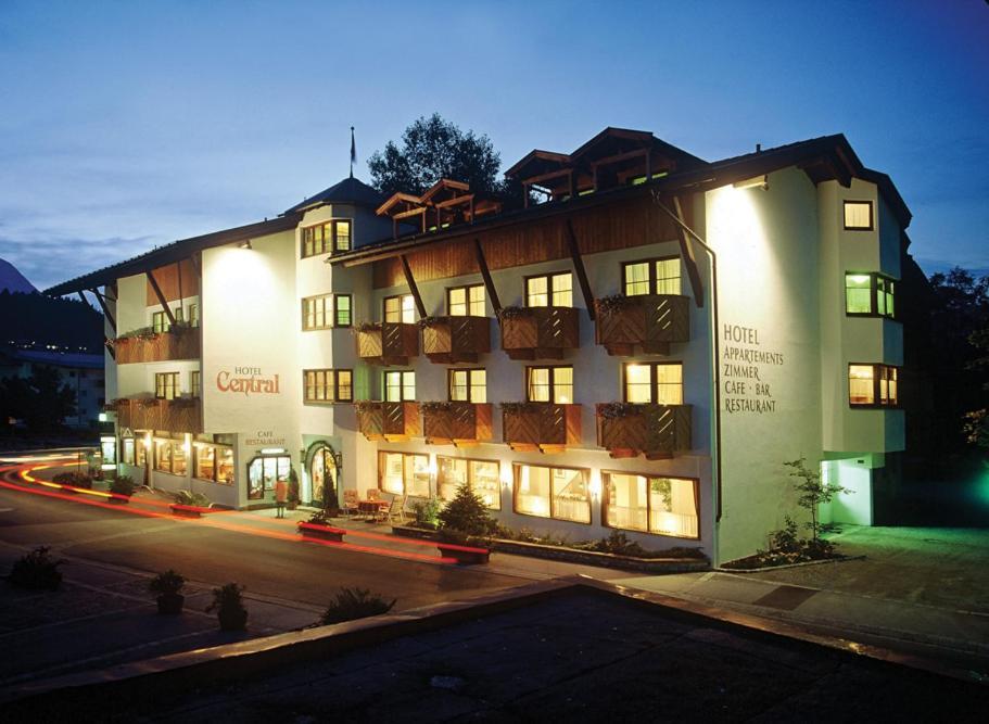 Hotel Central Seefeld in Tirol Exterior photo